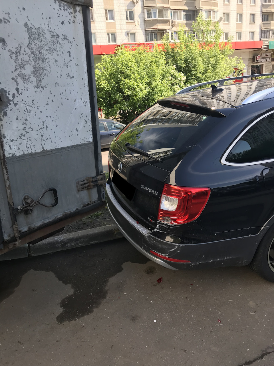 Первое ДТП — мать его! — Skoda Superb Combi (Mk2), 3,6 л, 2015 года | ДТП |  DRIVE2