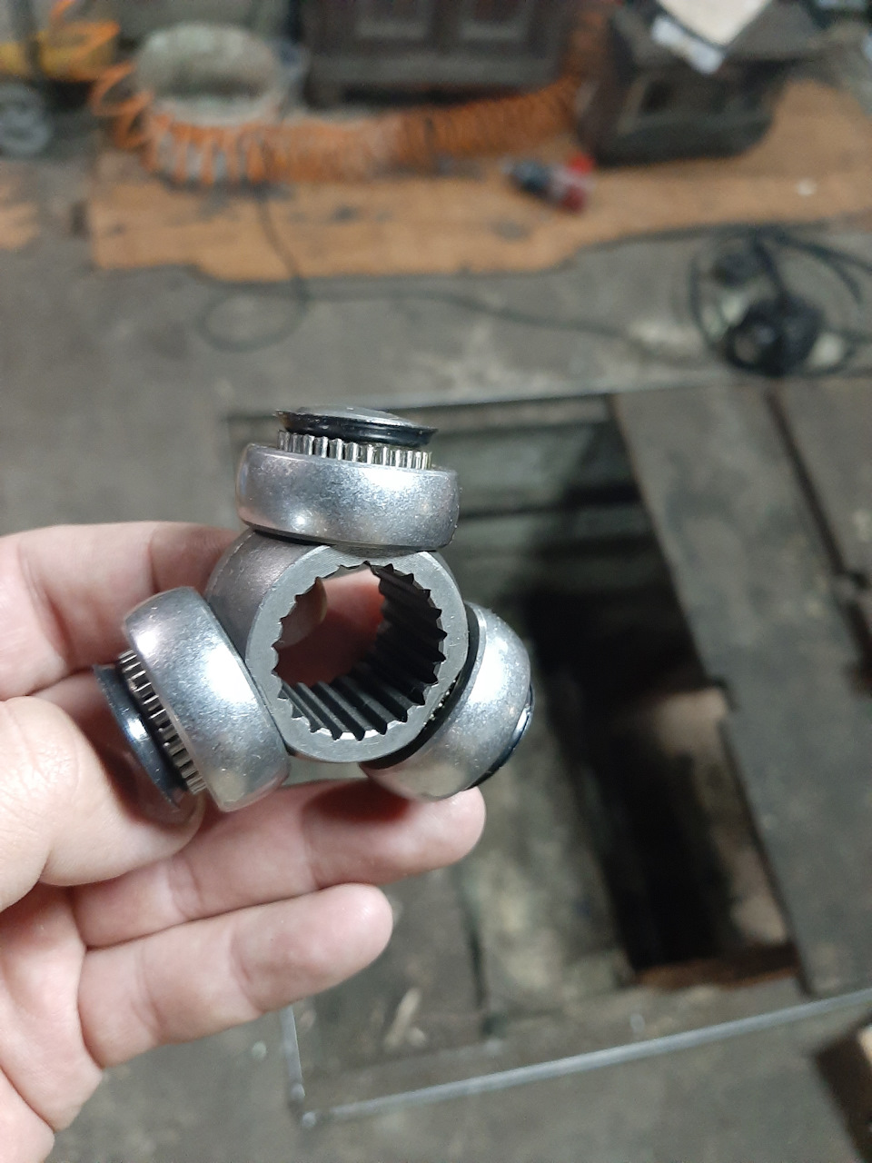 Фото в бортжурнале Infiniti FX (1G)