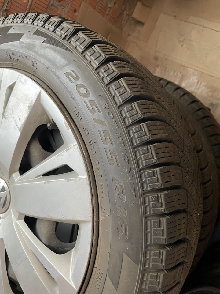 Шины зимние нешипованные Pirelli 205/55 R16, штампованные диски ...