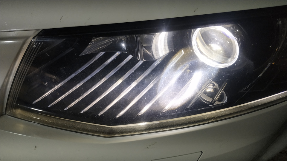 Чистка линз и стекла не разбирая фары! — Skoda Octavia A7 Mk3, 1,4 л ...