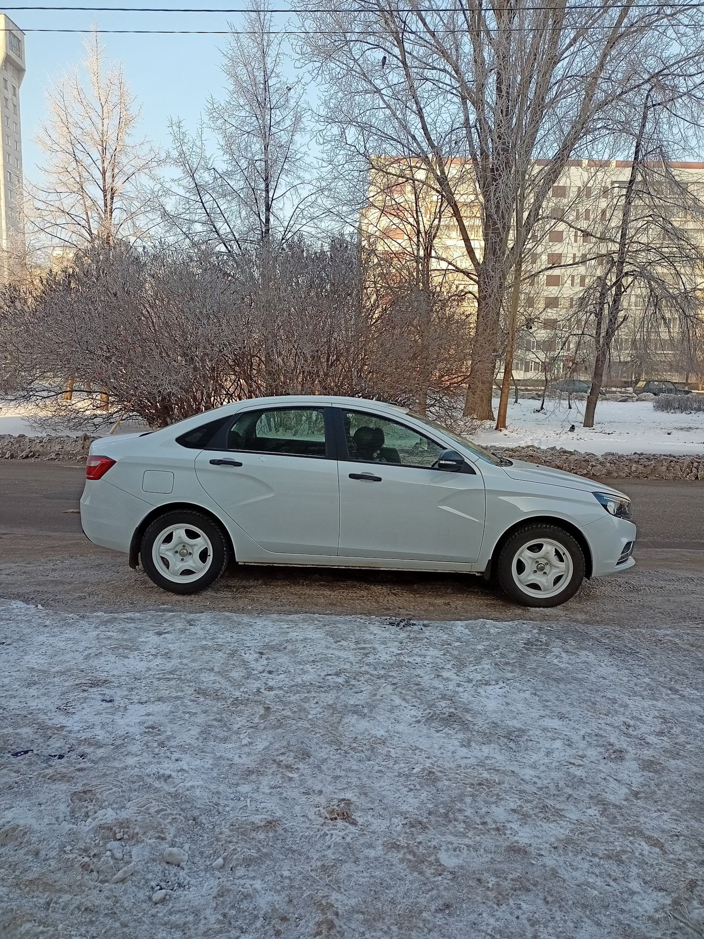 Когда недостаточно белый и пушистый — Lada Vesta, 1,6 л, 2020 года |  стайлинг | DRIVE2