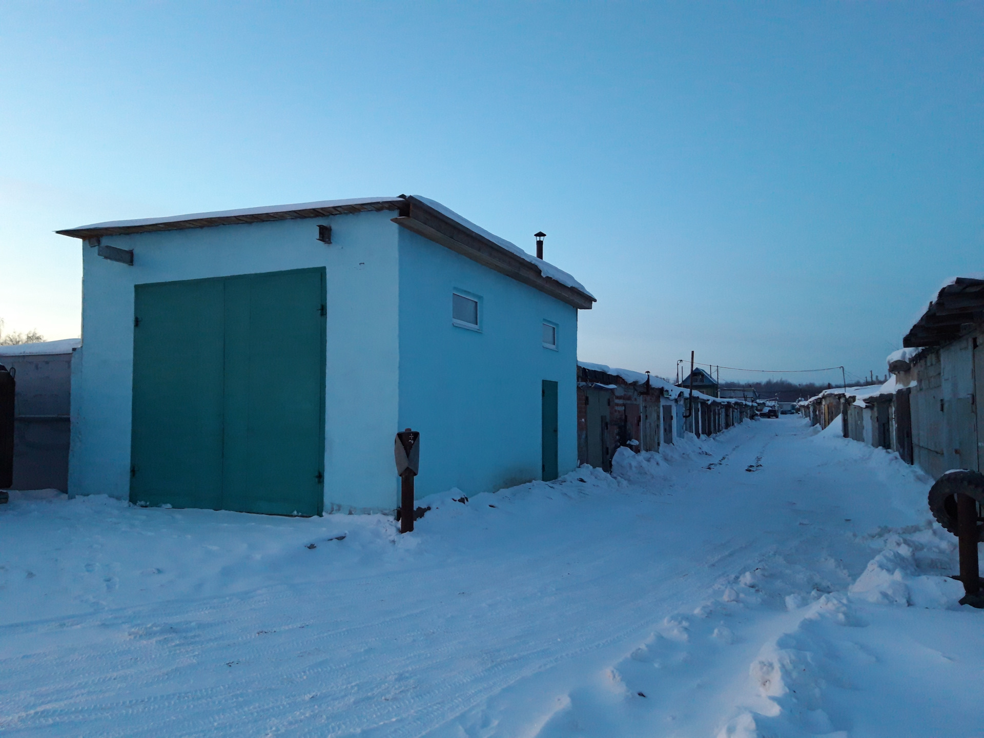 Земельный участок под гаражом в гаражном кооперативе. Натуральный камень перед гаражом в гск. Земля под гаражом в собственность. Приватизация земли под гаражом. Гаражный кооператив.