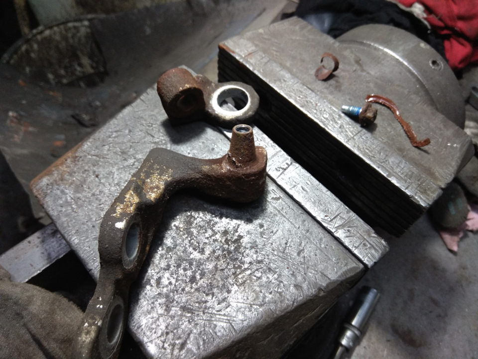 Ремонт дверной петли. Ford C-Max 2.0 Duratec. — Ford C-Max I, 2 л, 2005 ...