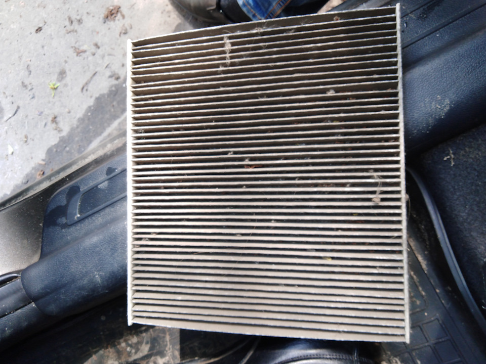 Замена салонного фильтра — KIA Cerato (2G), 1,6 л, 2010 года ...