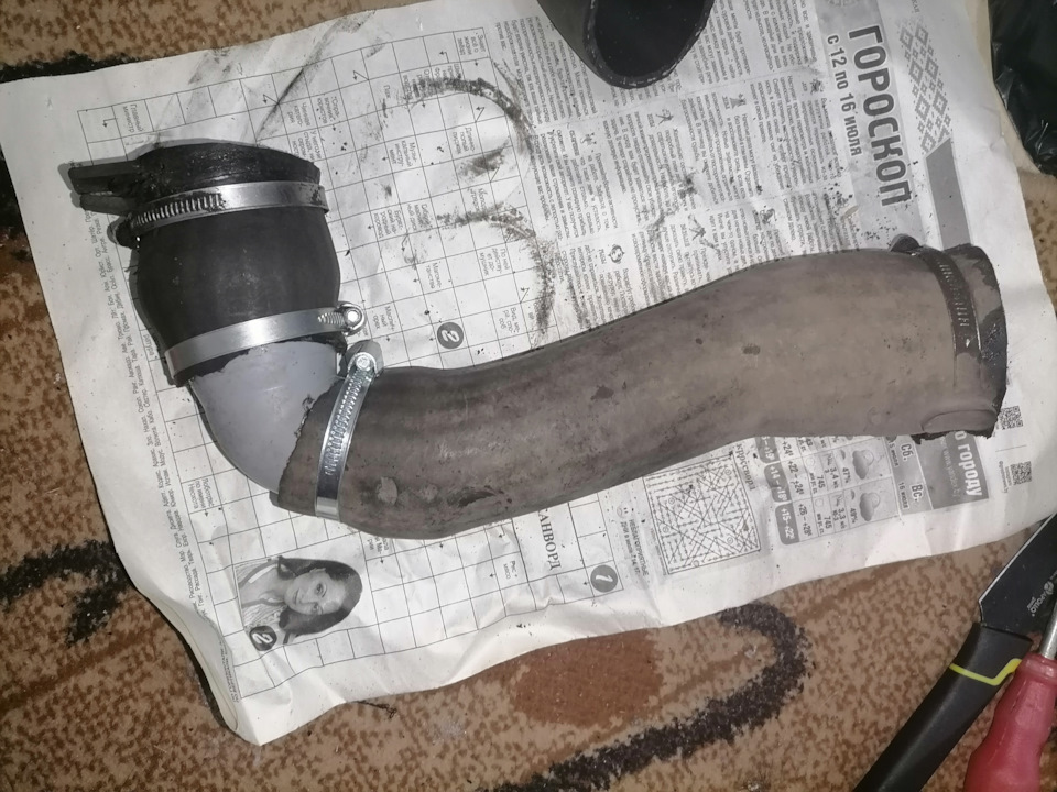 Лопнул нижний патрубок на интеркуллер. — Peugeot 807, 2,2 л, 2004 года ...