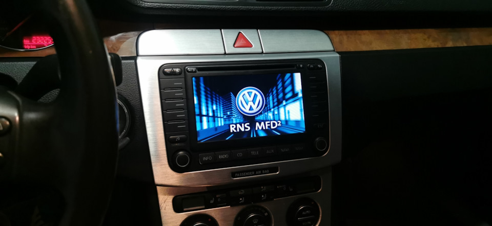 Музыка с экраном — Volkswagen Passat B6, 2 л, 2007 года | автозвук | DRIVE2