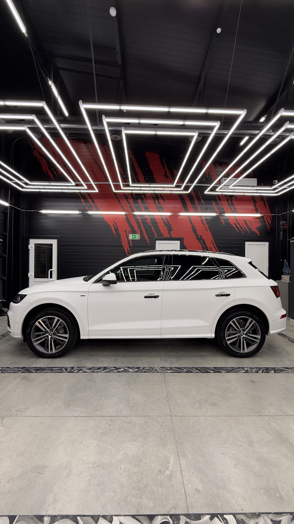 Пленка, антихром — Audi Q5 (2G), 2 л, 2021 года | стайлинг | DRIVE2