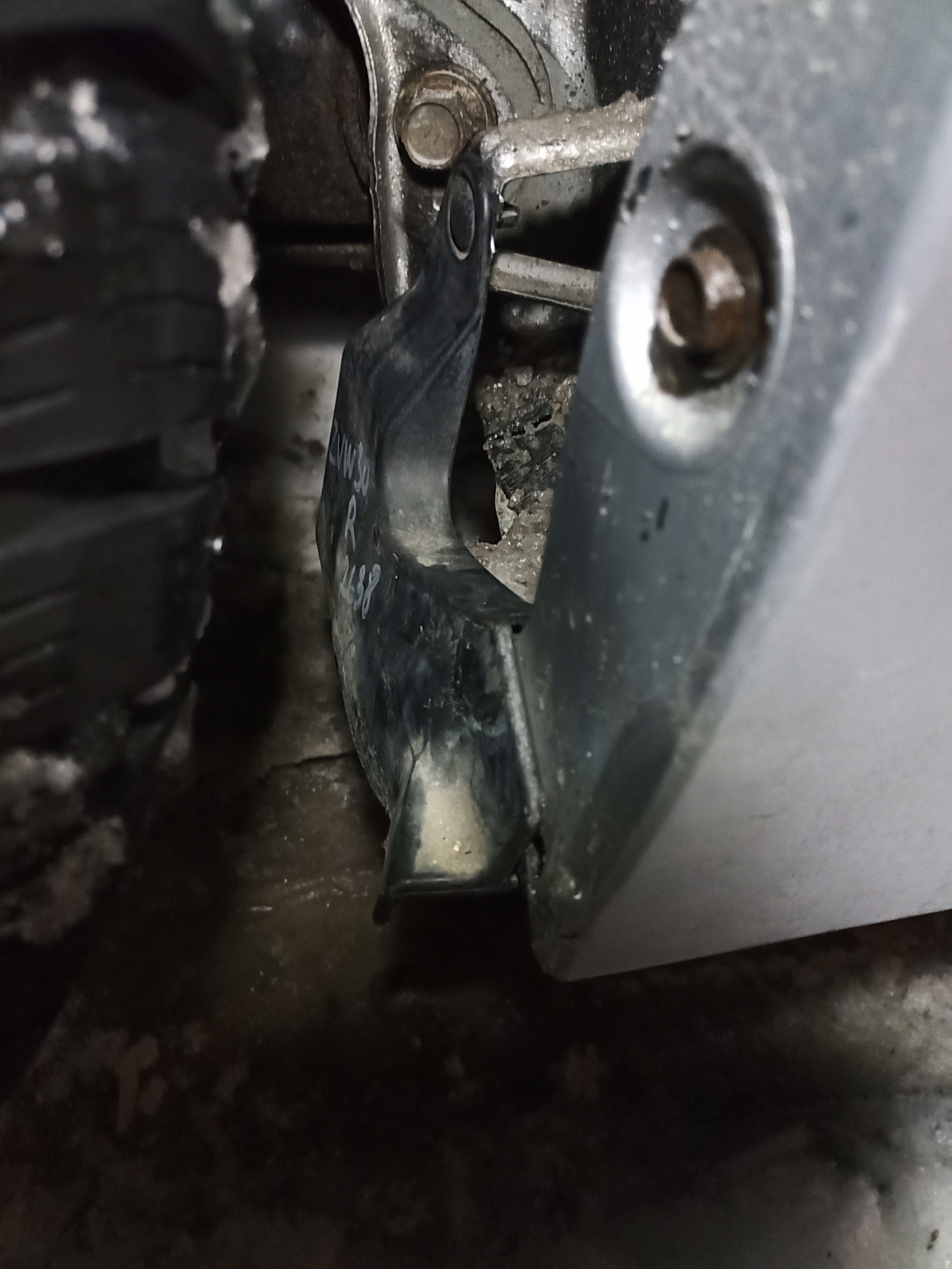 Брызговик задний правый — Toyota Prius (30), 1,8 л, 2010 года ...