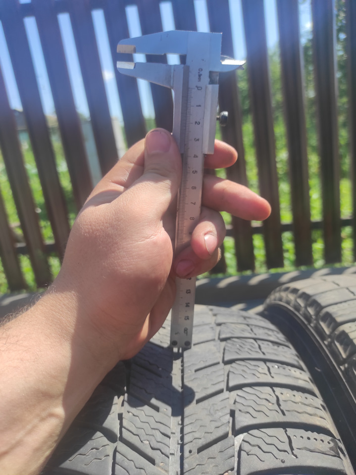 Шины зимние нешипованные Michelin 215/55 R16 на Skoda Octavia A4 Mk1. Б ...