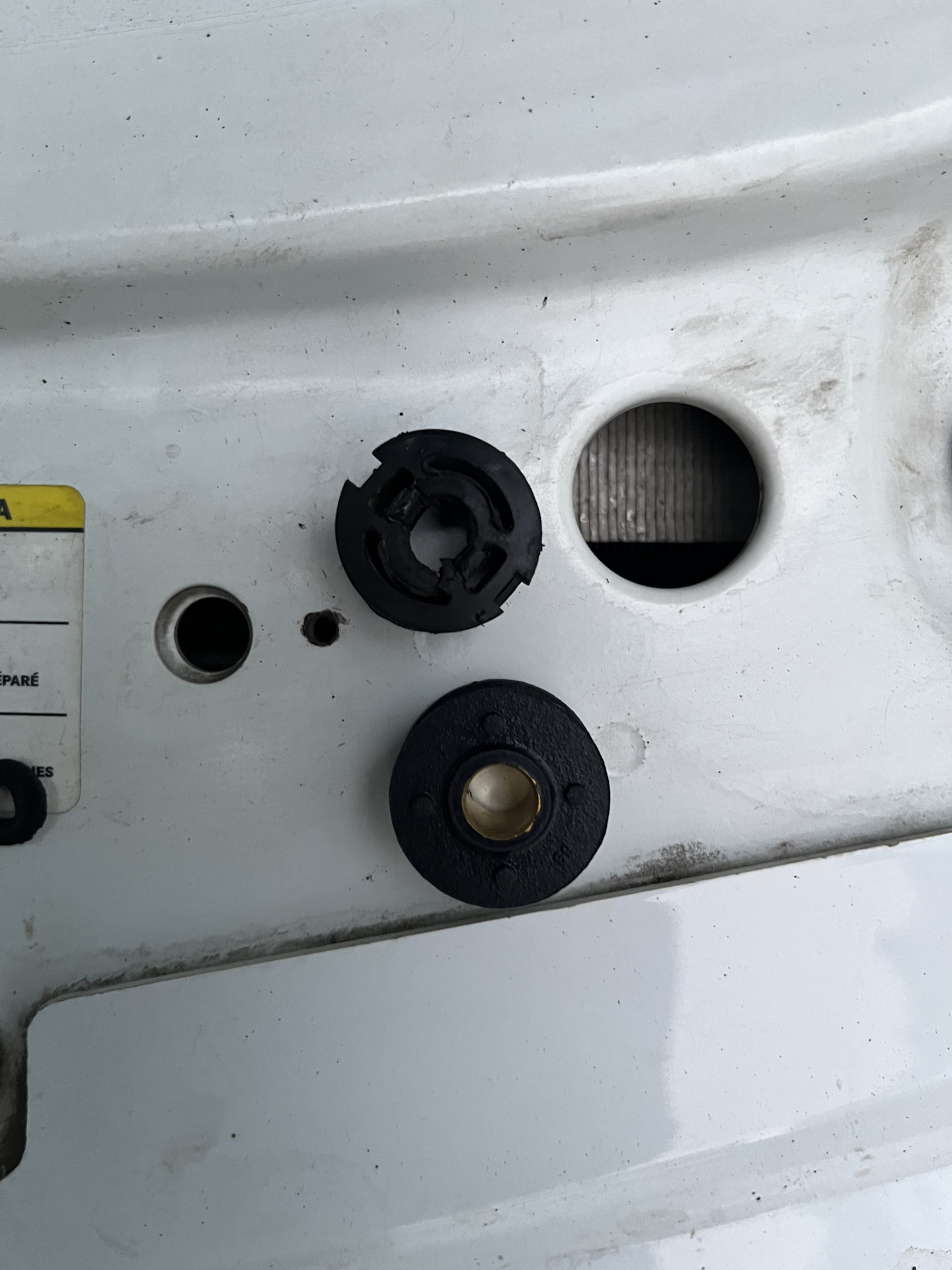 Трос сцепления и втулки троса селектора. — ГАЗ Сайбер, 2,4 л, 2010 года ...