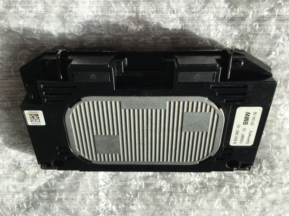 Блок беспроводной зарядки на BMW 6 series (F13), BMW X5 (F15), BMW X3 ...