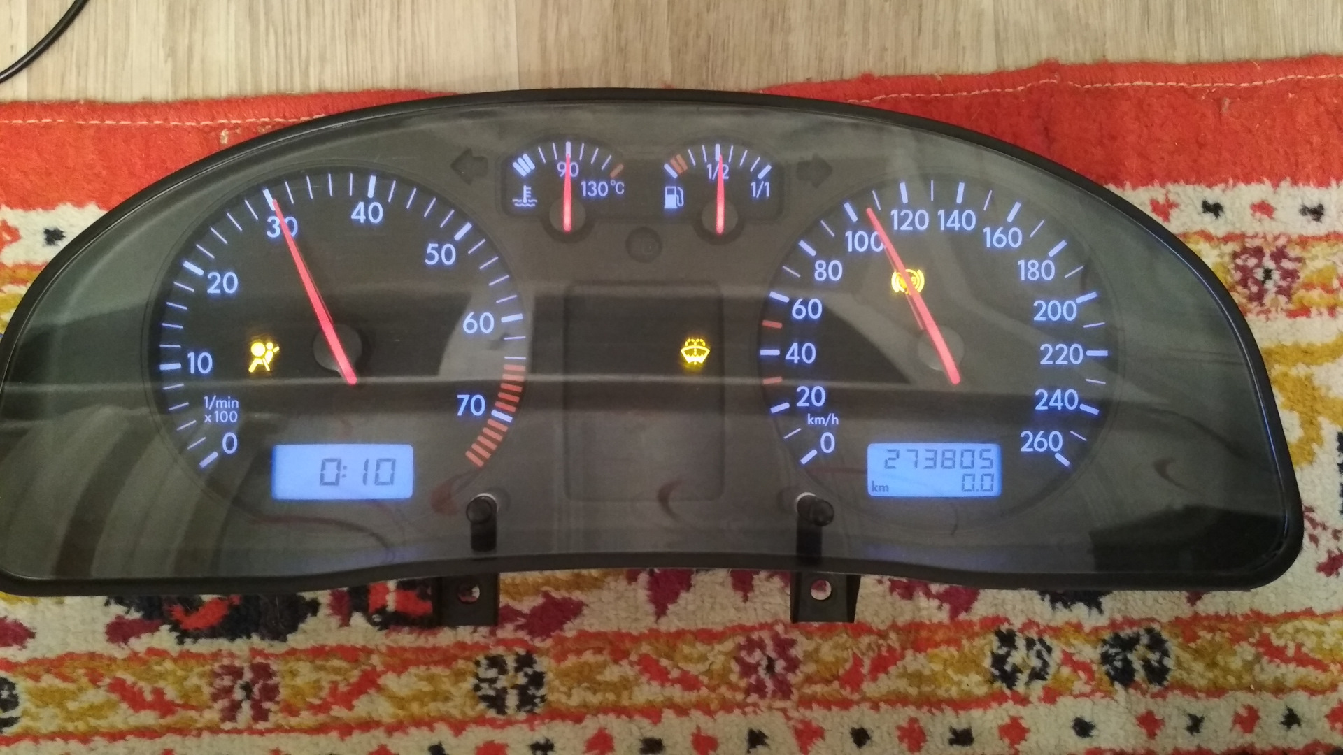 Панель пассат б5. Панель приборов фольксваген пассат б5 плюс. Приборная панель пассат б5. Приборная доска пассат б5. Панель приборов пассат б5.