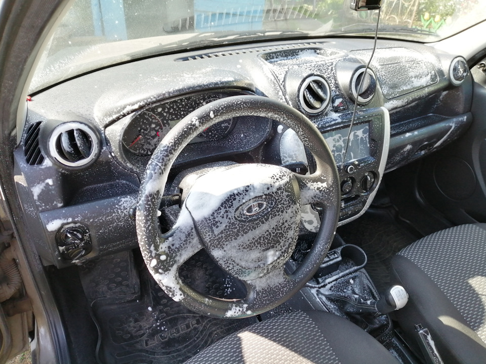 Матовый полироль пластика — Lada Гранта (1G), 1,6 л, 2016 года | просто ...