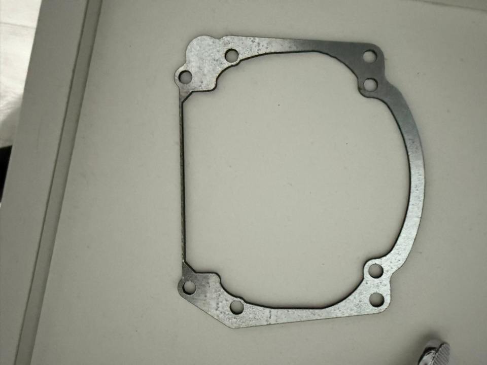 Переходная рамка не много надо будет подпилить — Audi Q7 (1G)