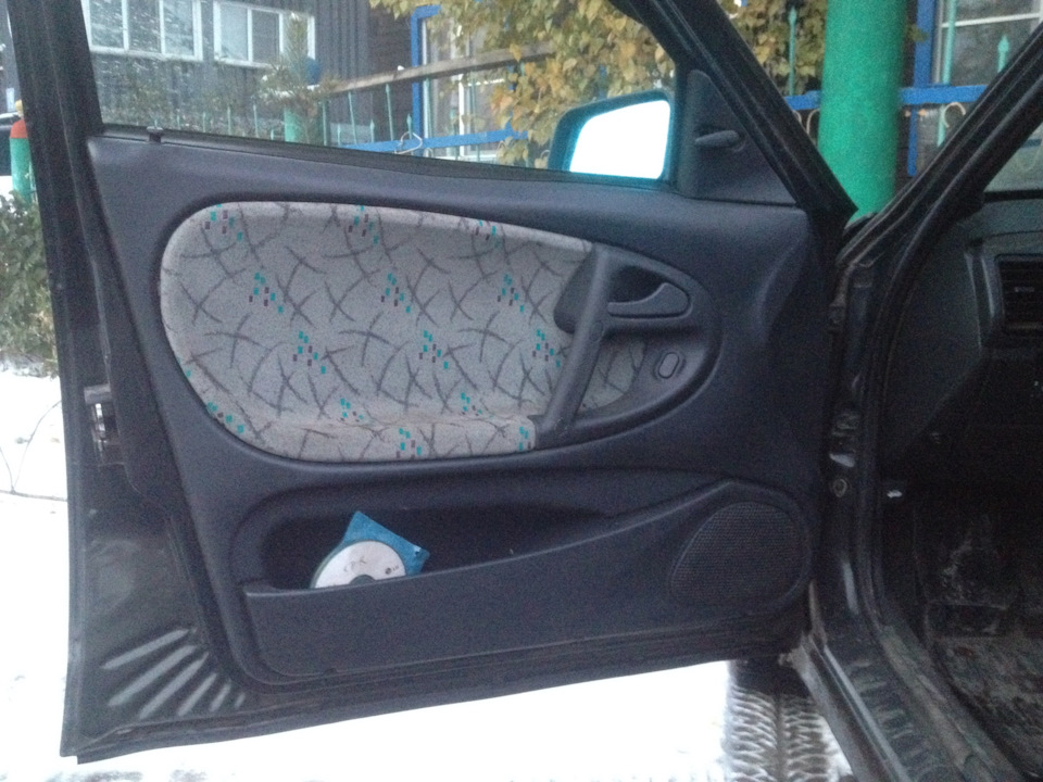 Дверные карты ВАЗ 2110М — Lada 21102, 1,5 л, 2003 года | просто так ...