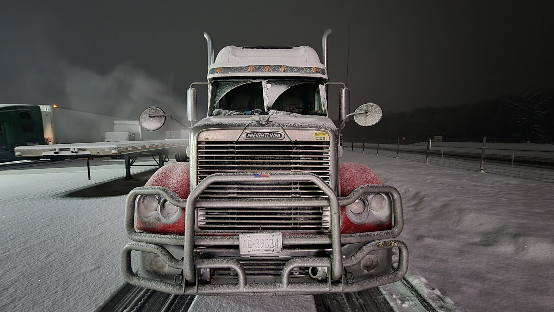 Фото с дорог США: Январь — 2022 (Часть — 1) — Freightliner Coronado, 1,4 л,  2007 года | фотография | DRIVE2