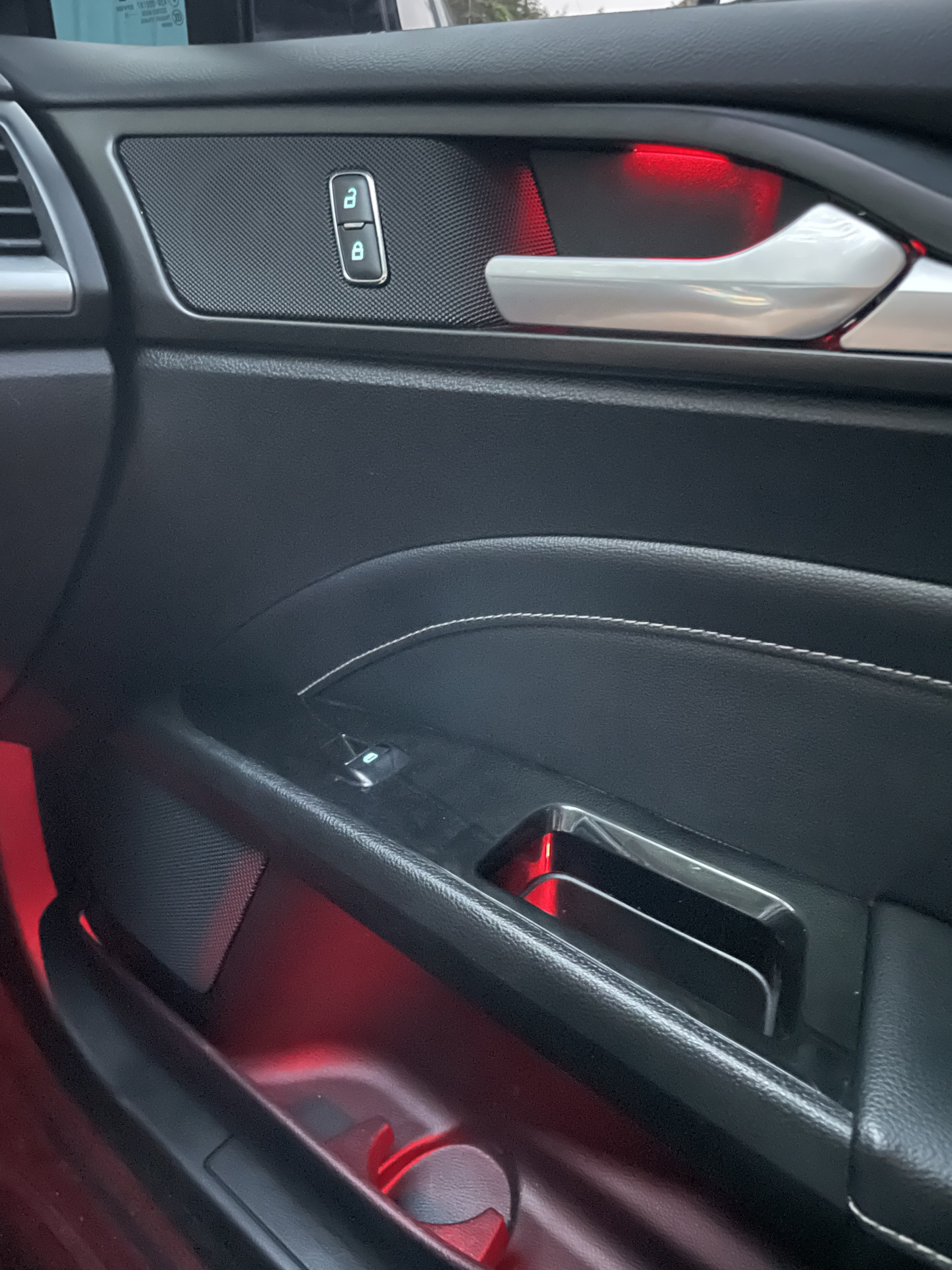 Ambient Lighting — Ford Fusion (America) (2G), 2,5 л, 2016 года