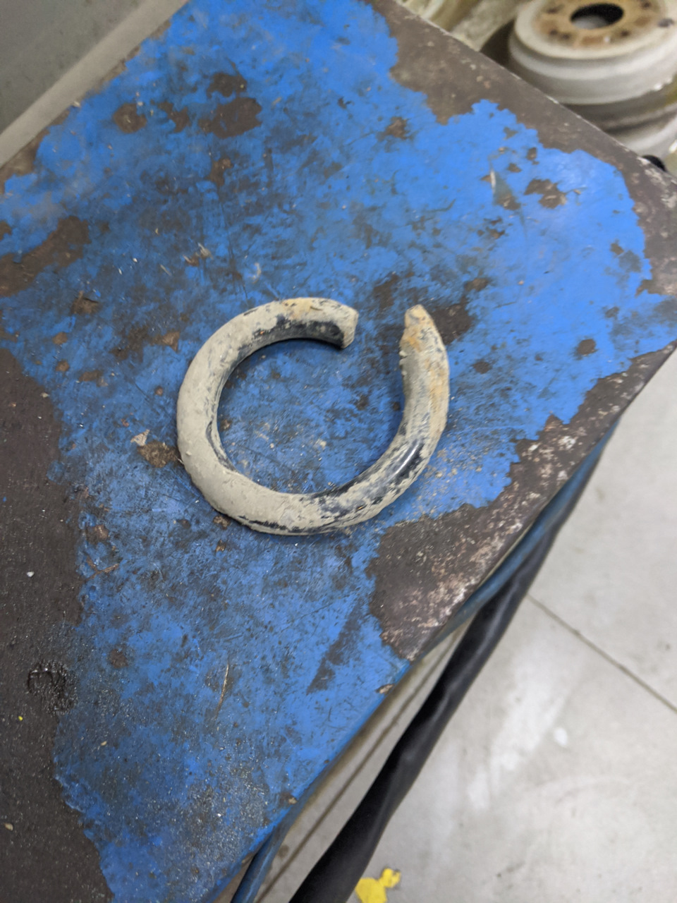 Лопнула задняя пружина — Volkswagen Passat CC, 1,8 л, 2012 года ...