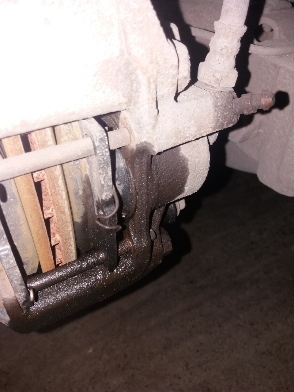 Задний тормозной цилиндр потек — Mitsubishi Pajero Sport (2G), 2,5 л ...