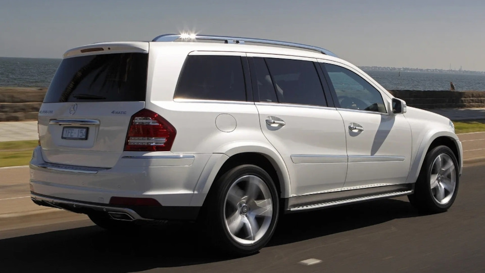 Стекла фар на Mercedes Benz GL 164: 57 000 тг. - Автостекла Алматы на Olx
