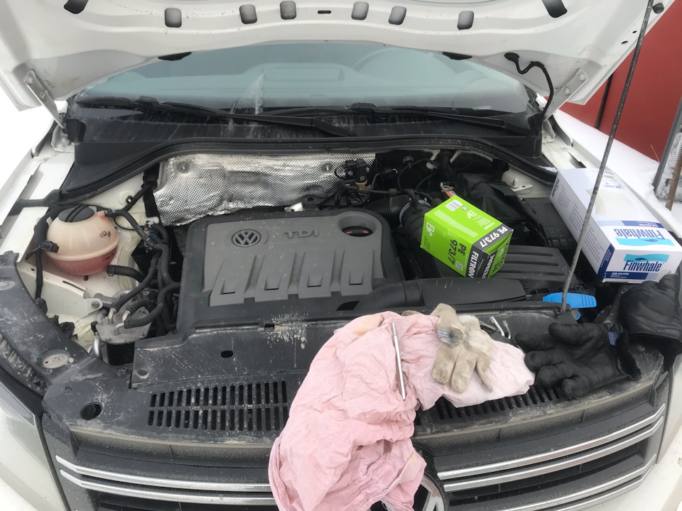 Заменил топливный фильтр, свечу накала, фильтр воздушный, салонный ...