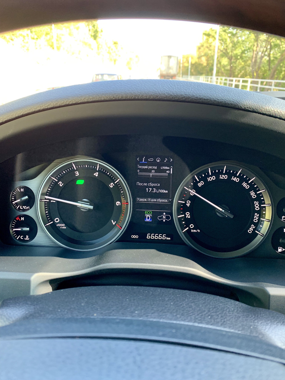 Расход топлива. Больше нечего писать. — Toyota Land Cruiser 200, 4,6 л ...