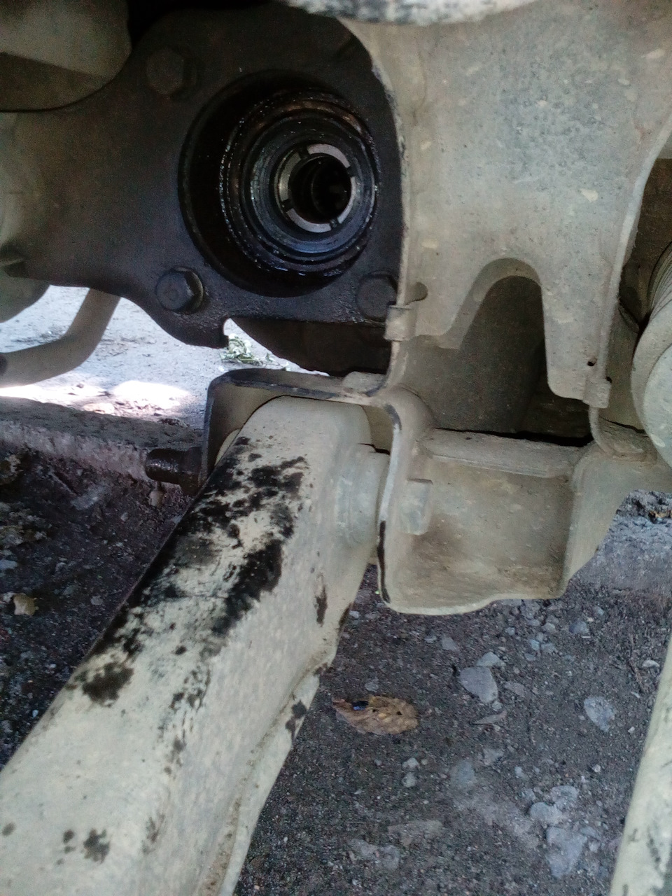 Замена сальника хвостовика основного кардана и прочее… — Mitsubishi ...