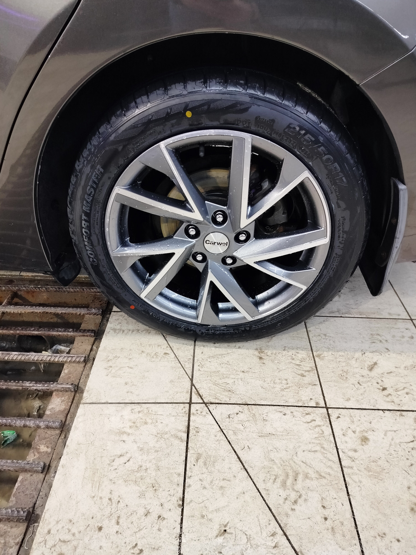 Летняя резина Linglong Comfort Master 215/50 и диски Carwel Тоджа ...