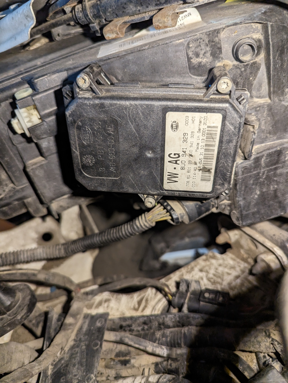 Ремонт поворотного света AFS — Skoda Superb Combi (Mk2), 2 л, 2013 года