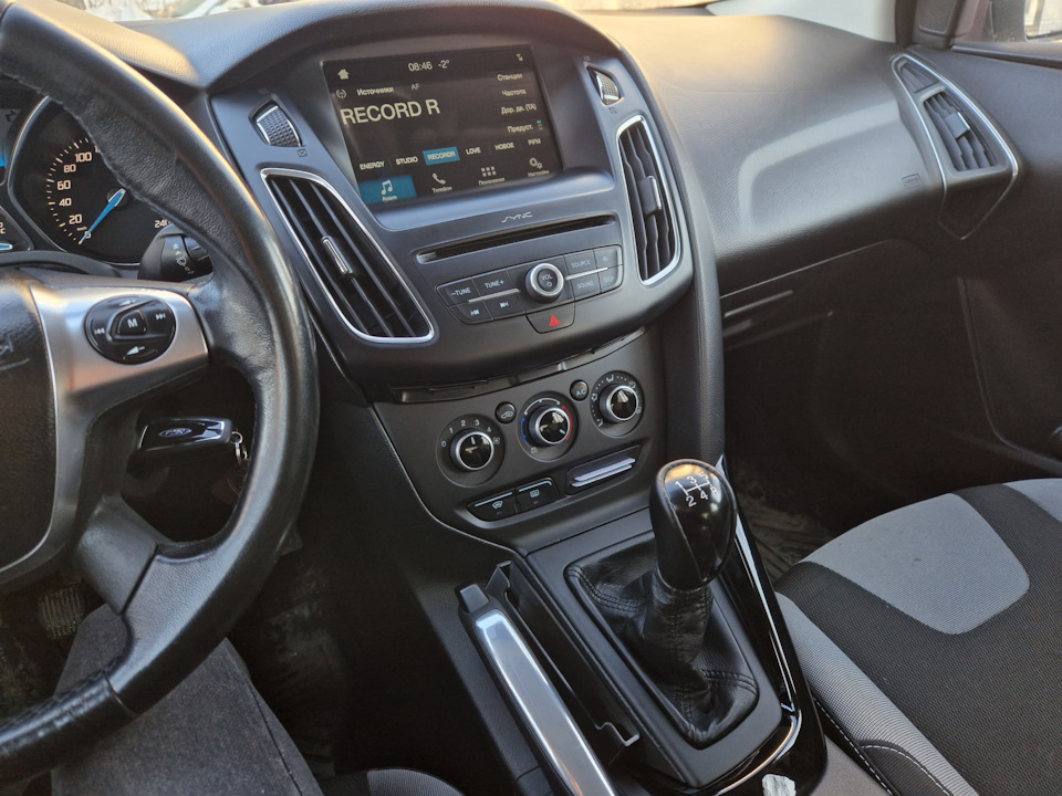 Попал в тон, выглядит вроде неплохо — Ford Focus Sedan III