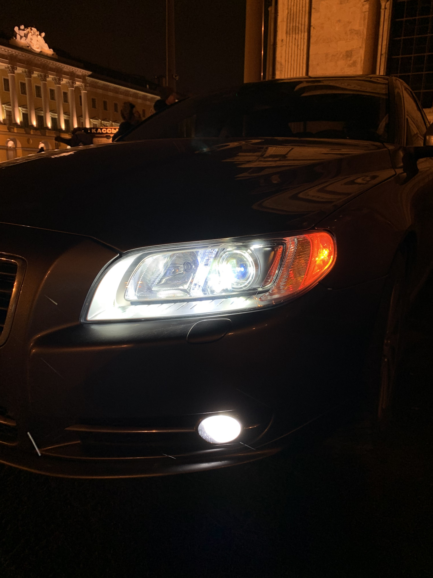 Лампа volvo s80