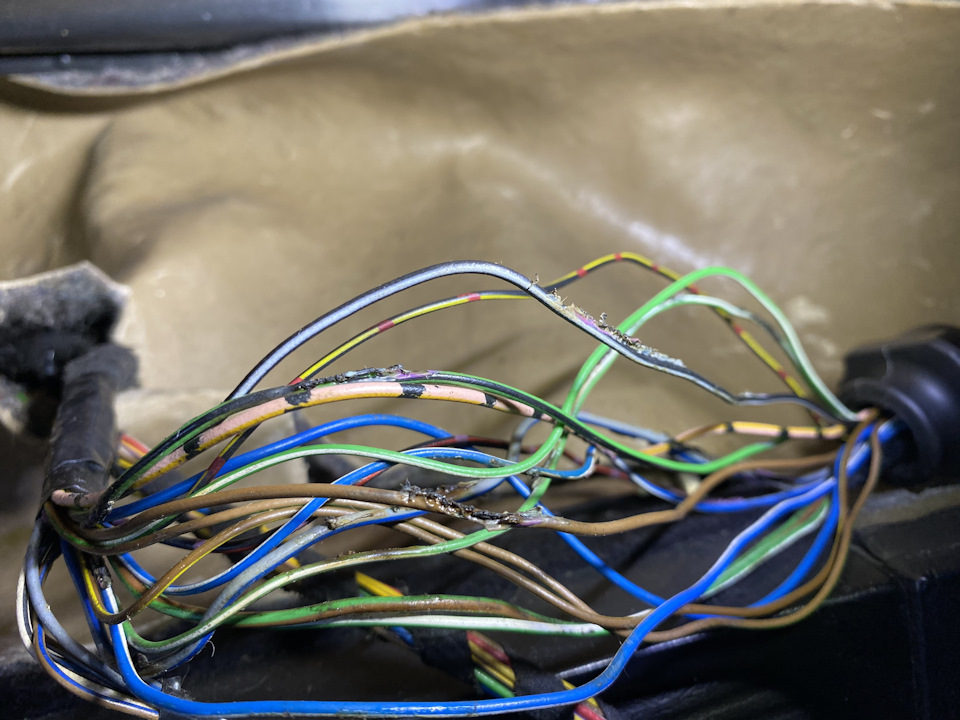 Погасла подсветка приборной панели и кнопок салона — Mercedes-Benz CL ...