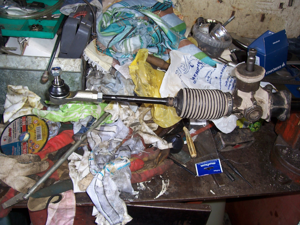 левая сторона собрана, рулевая тяга и наконечник lemforder. — Suzuki Ignis II