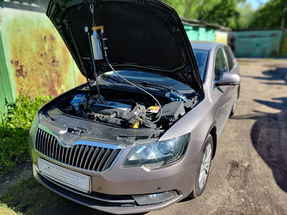 Skoda Superb 1.8 TSI промывка топливных форсунок без снятия с двигателя ...