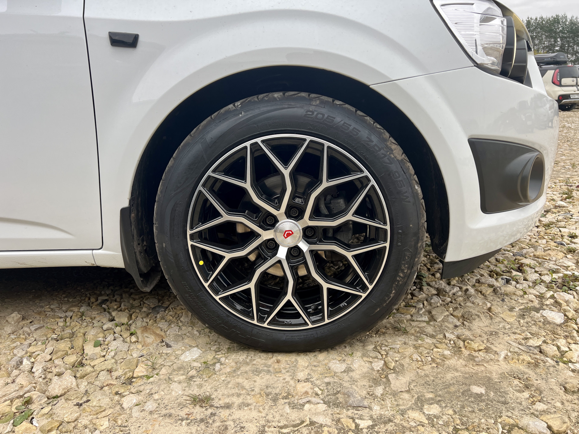Диски R17 5/105 Vossen HF-2 и резина — DRIVE2