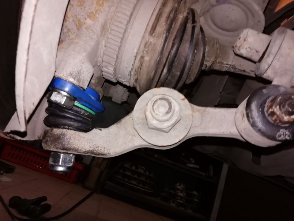 Замена шаровой калина 1 своими руками. Шаровая опора калина 2. Замена шаровой опоры калина. Шаровая опора калина 1. Шаровая опора калина 1.