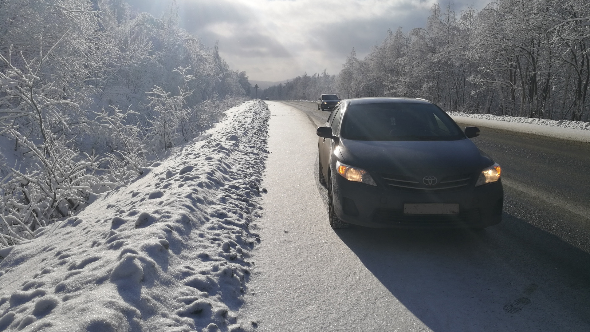 Toyota Corolla (140/150) 1.6 бензиновый 2012 | Серебристо-пепельный на ...