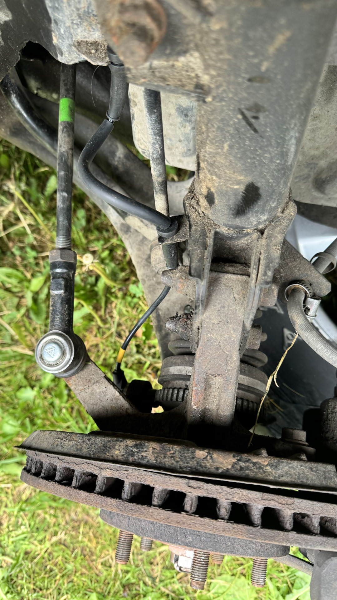 Замена правого переднего датчика АБС — Hyundai Santa Fe (1G), 2,7 л ...