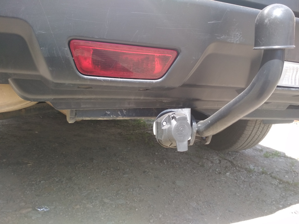 Рено сандеро 2 фаркоп. Фаркоп трейлер установка. Фаркоп трейлер 9011 на логан 2. Сандеро 2 фаркоп. Крюк фаркоп лачетти универсальный.