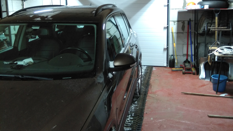 Неисправность электропривода ручного тормоза 2 — Volkswagen Tiguan (1G ...