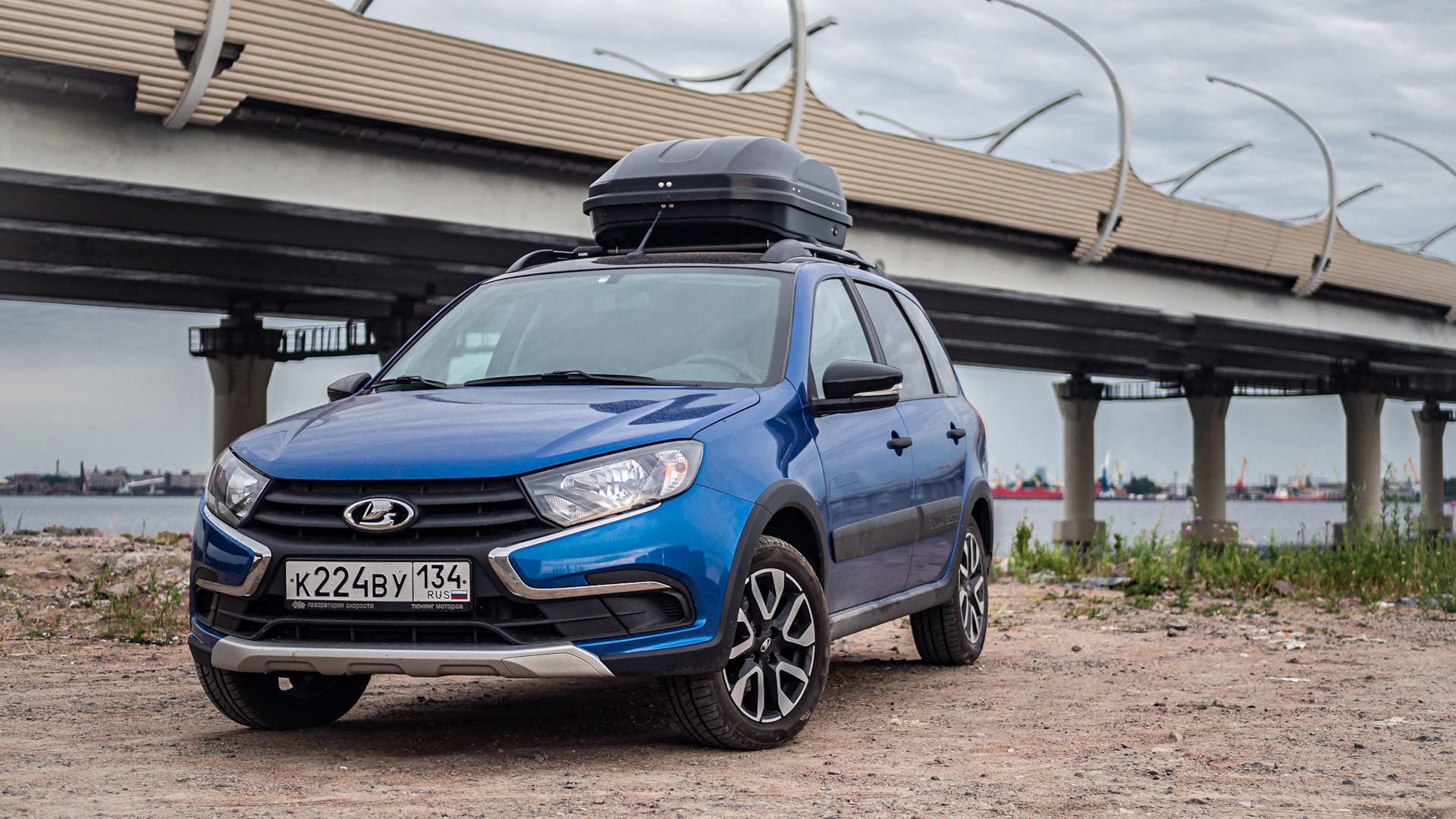 Lada Гранта Cross 1.6 бензиновый 2020 | Маленький синий джип на DRIVE2