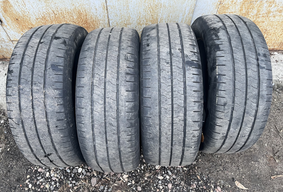 Шины летние Kumho 235/55 R18 на Toyota RAV4 (IV), Audi Q3 (2G), KIA Sportage (4G), Volkswagen Tiguan (2G), Chery Tiggo 8 Pro Max. Б/у | 3 000 ₽ в городе Москва | DRIVE2