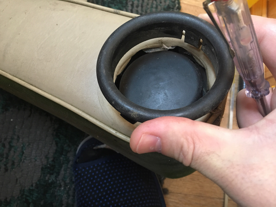 Восстановление штатного подлокотника. — Mercedes-Benz 190 (W201), 2 л ...