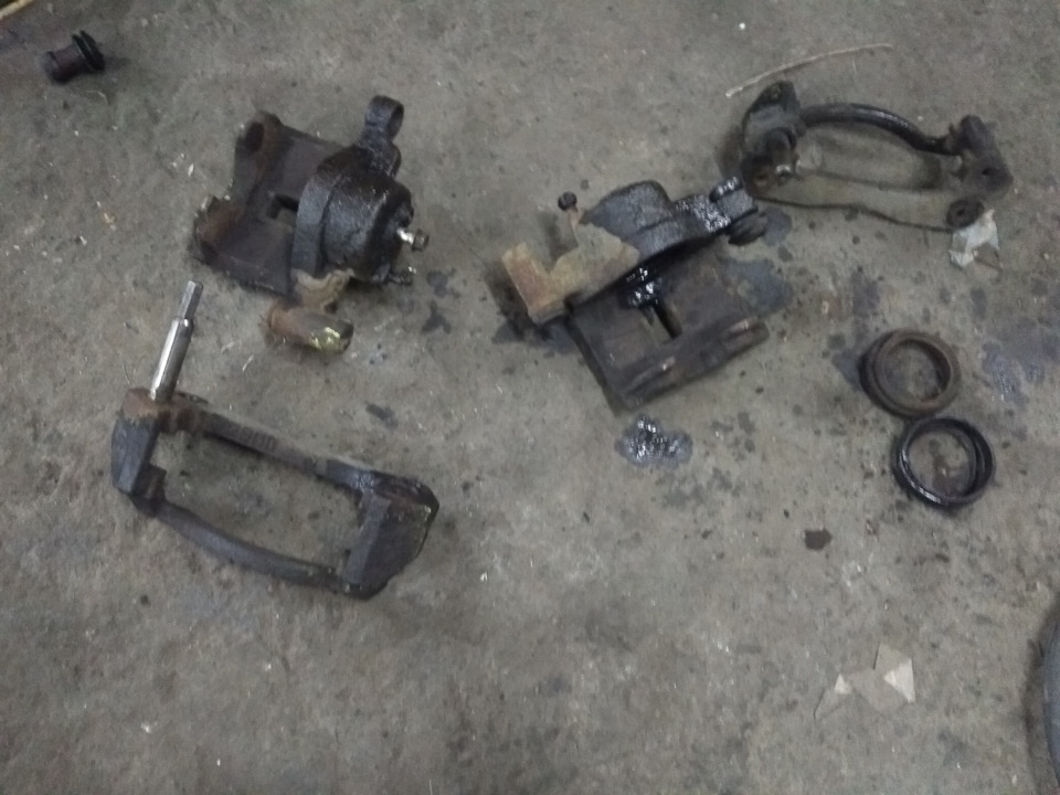 Передние суппорта. — Mazda Xedos 6, 2 л, 1994 года | своими руками | DRIVE2