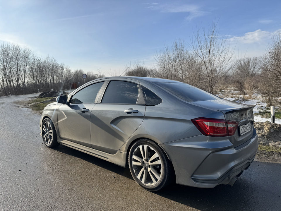 Впервые я доволен зимним комплектом и не хочется его сменить на другой, вид дисков с проставками 5 мм совсем иначе воспринимается — Lada Vesta (1G)