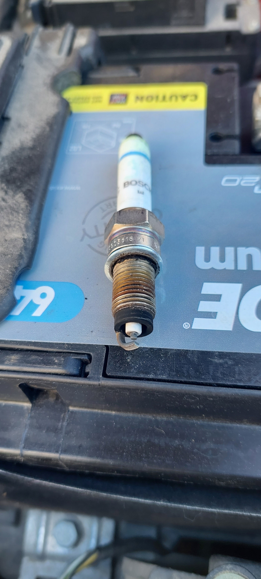 свеча 3-го цилиндра — Volkswagen Polo Sedan