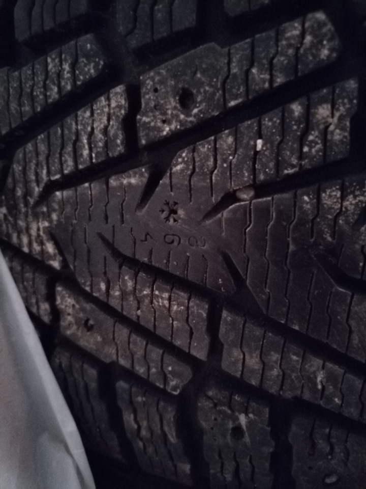 Шины зимние шипованные Nokian 265/65 R17, литые диски 7,5Jx17 ET25 ...