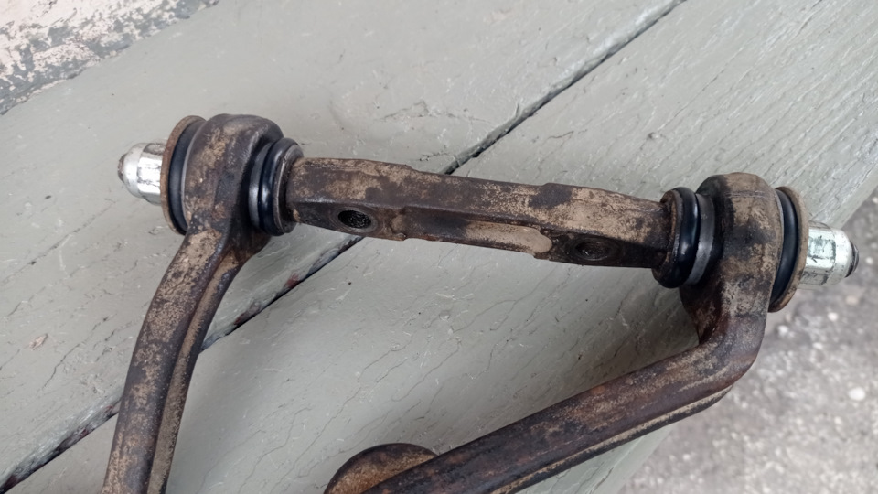 Замена верхних сайлентблоков — Chevrolet Niva, 1,7 л, 2013 года ...