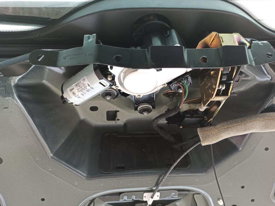 DFAAAgGy0 A 960 Как открыть стекло багажника туарег