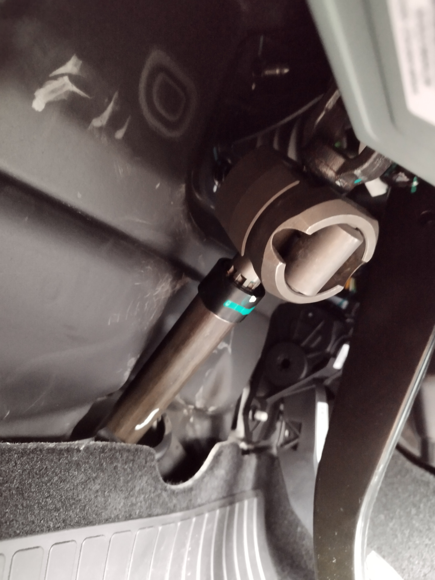 Установка обратного клапана и блокиратора "Перехват" — Geely Atlas Pro ...